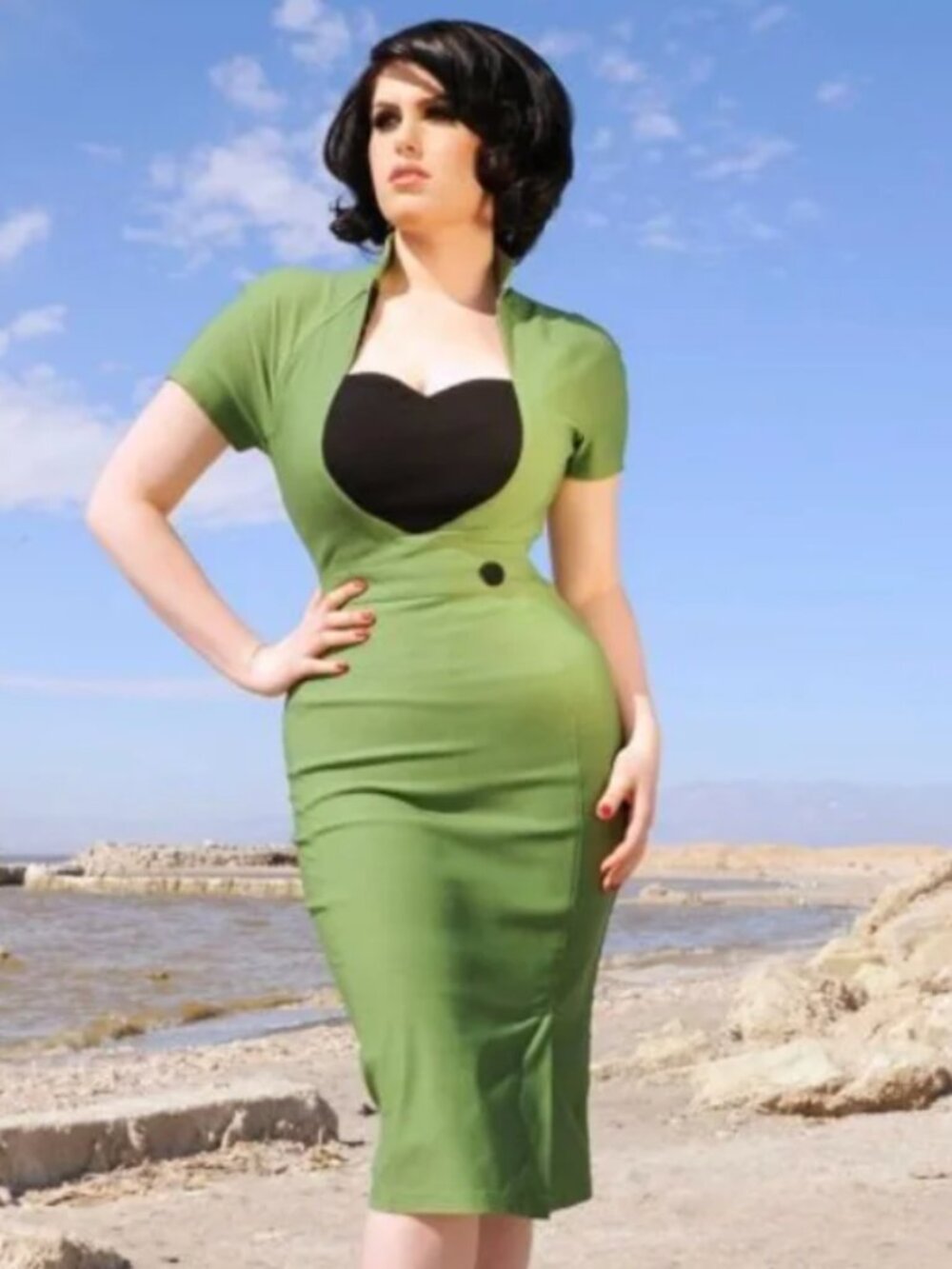 RARE! Green Pinup Couture Veronica Heart Dress, Heart-Shaped Neckline, Wiggle XS